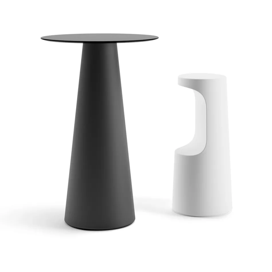 Karrige me dizajn të lartë në polietileni mat për ambiente të jashtme Prodhuar në Itali - Forlina Viadurini