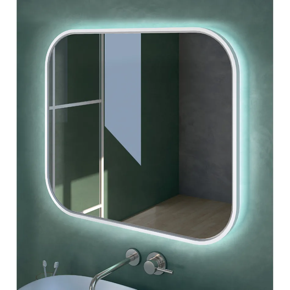 Pasqyrë me buzë druri dhe ndriçim të pasëm Prodhuar në Itali - Vincent Viadurini