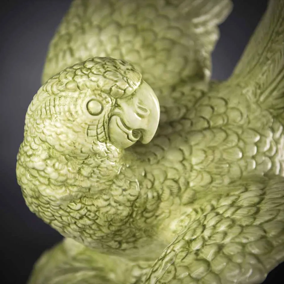 Figurinë qeramike në formë Parrot, punuar me dorë në Itali - Pagallo Viadurini