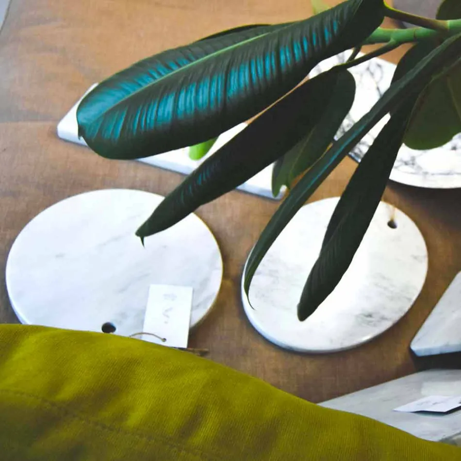 Dizajn i rrumbullakët Bordi i Prerjes së Mermerit të Bardhë Carrara Prodhuar në Itali - Masha Viadurini