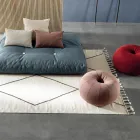 Tapeti i dhomës së ndenjes prej leshi dhe pambuku me dizajn modern gjeometrik - Metria Viadurini