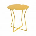Tavolinë kafeje në natyrë me ngjyra metalike me dizajn modern