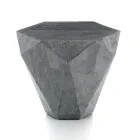 Tavolinë kafeje në dhomën e ndenjes tërësisht me dekorime të ndryshme prej guri fosil - ajër Viadurini