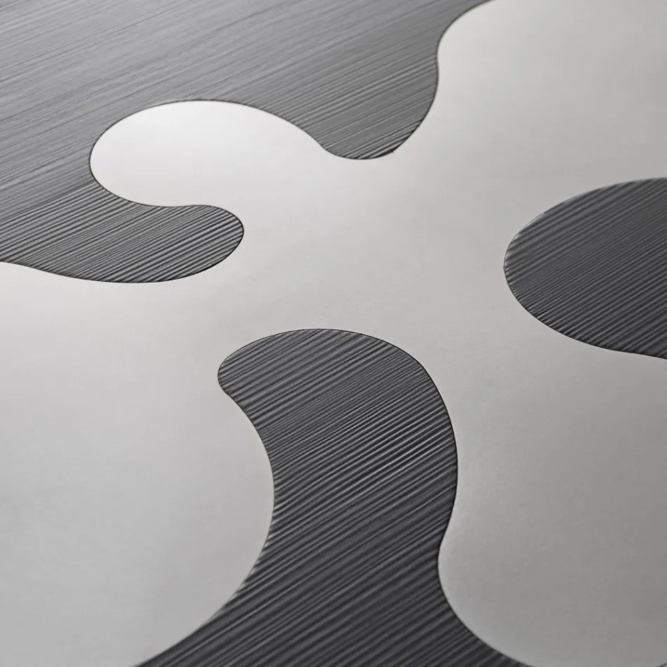 Tavolinë kafeje prej larshi të llakuar në të zezë me shtesa çeliku inox prej sateni - Vergine Viadurini