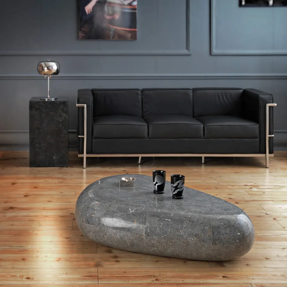 Tavolinë kafeje moderne në gur fosil në formë - Beth Viadurini
