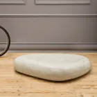 Tavolinë kafeje moderne në gur fosil në formë - Beth Viadurini