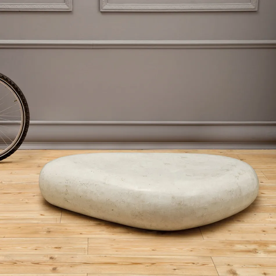 Tavolinë kafeje moderne në gur fosil në formë - Beth Viadurini