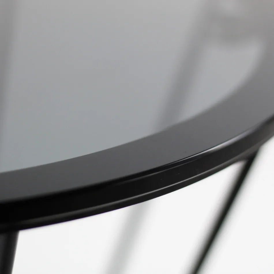 Tavolinë e rrumbullakët kafeje me bazë çeliku dhe majë qelqi Made in Italy - Alisea Viadurini