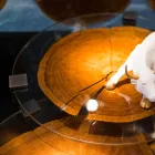 Tavolinë kafeje në dru dhe çelik me këmbë metalike prodhuar në Itali - Damask Viadurini