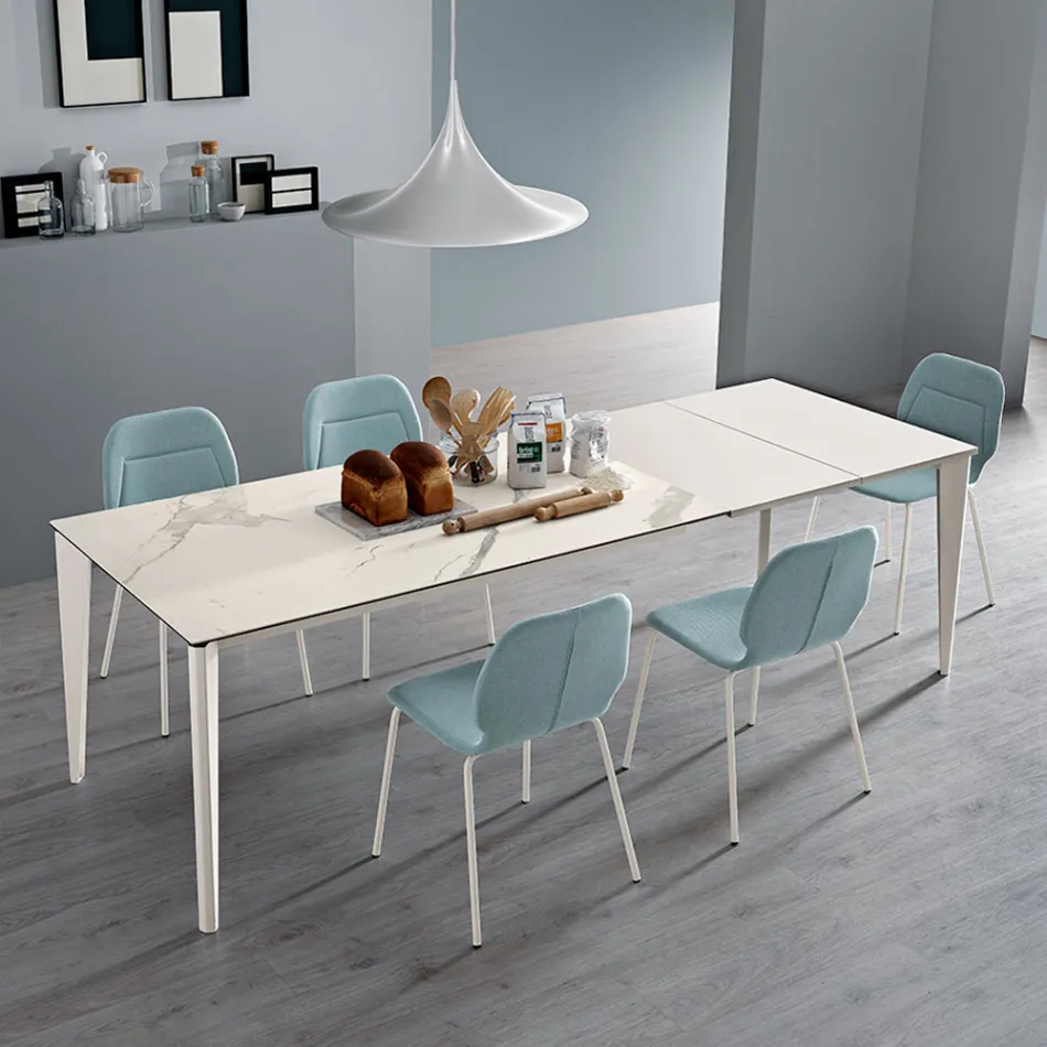 Tavoline e zgjatur ne baze qeramike qelqi dhe metali ne perfundime te ndryshme - Ariel Viadurini