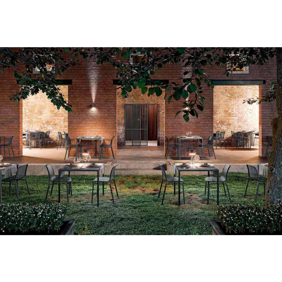 Tabela e Hapur Sheshi Made në Itali - Benedikti Viadurini