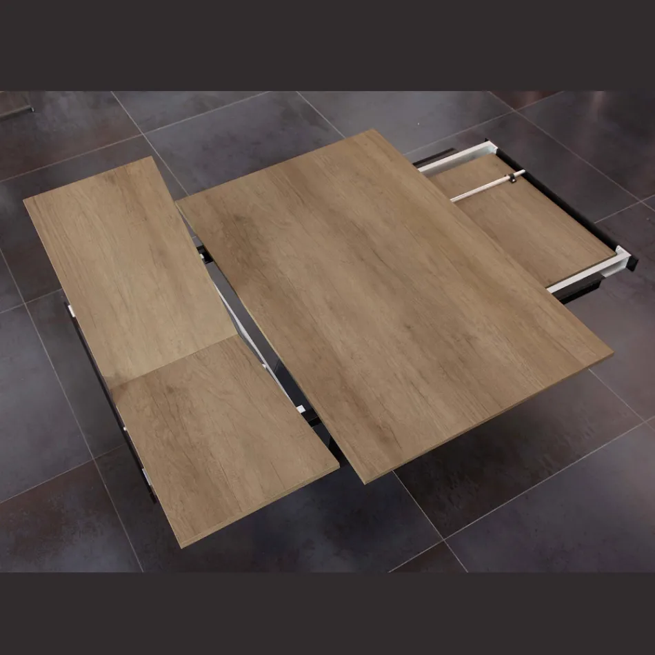 Tavolinë ngrënieje që zgjatet dhe zgjerohet në melaminë dhe metal - Devendra Viadurini