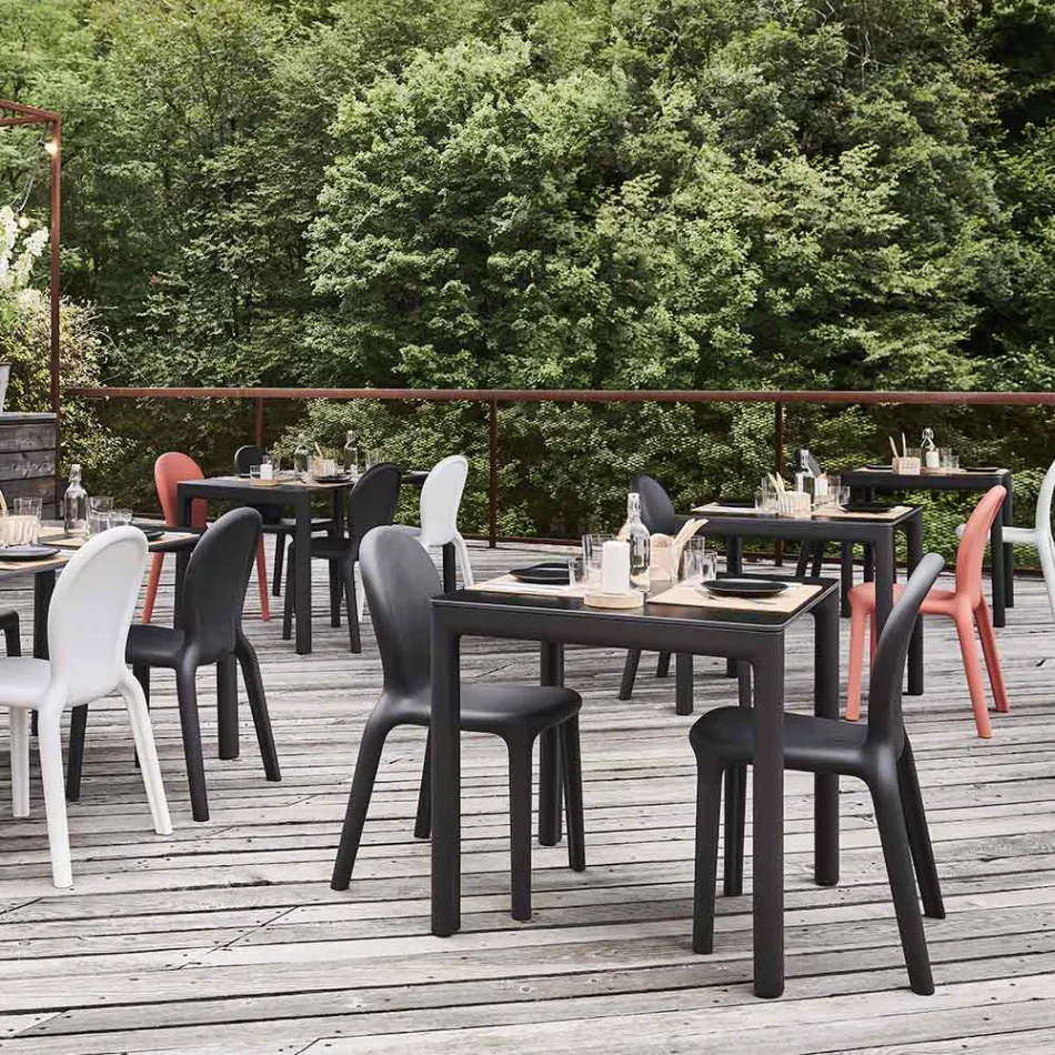 Dizajni i Tavolinës së ngrënies në Hpl dhe polietileni me ngjyra Prodhuar në Itali - Jamala Viadurini