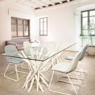 Dizajnoni tryezën e darkës në xham dhe dru tik të zbardhur Homemotion - Francë Viadurini