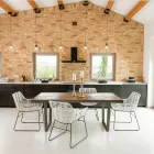 Tavolinë ngrënie me dru tropikal të ricikluar dhe këmbë metalike - rrëshqitje Viadurini