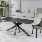 Tavolinë fikse me majë qeramike dhe bazë druri të fortë arre - Portokalli Viadurini