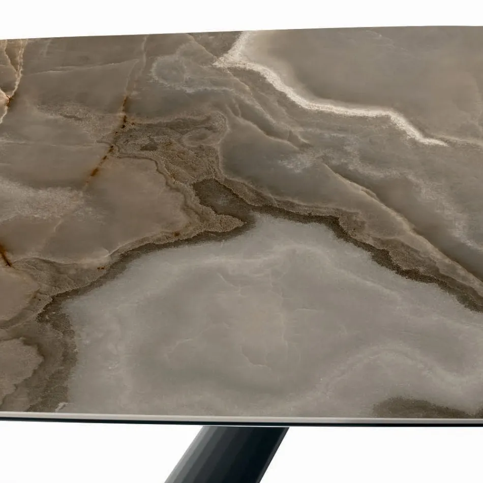 Tavolinë fikse qeramike dhe bazament në çelik të lyer me ngjyrë të zezë Prodhuar në Itali - Gota Viadurini