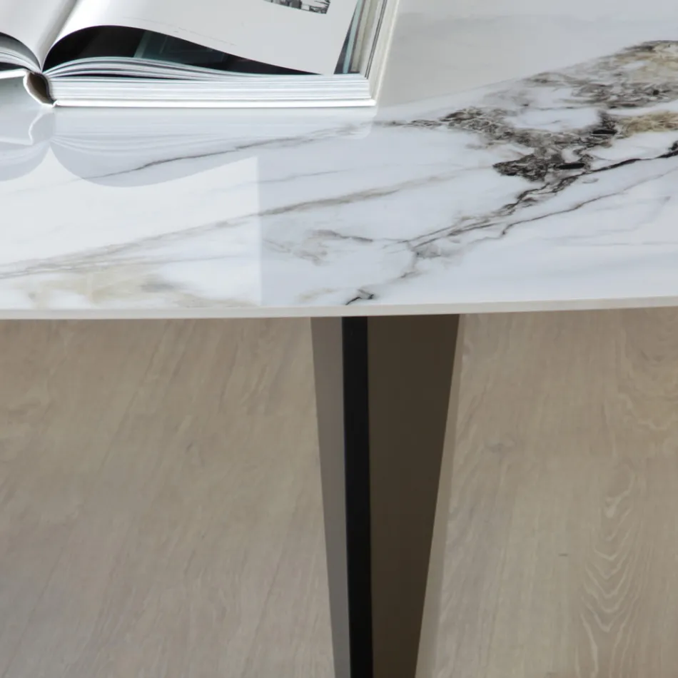 Tavolinë e fiksuar me sipërfaqe metalike dhe qeramike me shkëlqim Arabesque - Eronte Viadurini