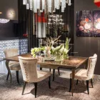 Tabela neo-klasike me strukturë druri të ngurtë dhe një majë mermeri Adam Viadurini