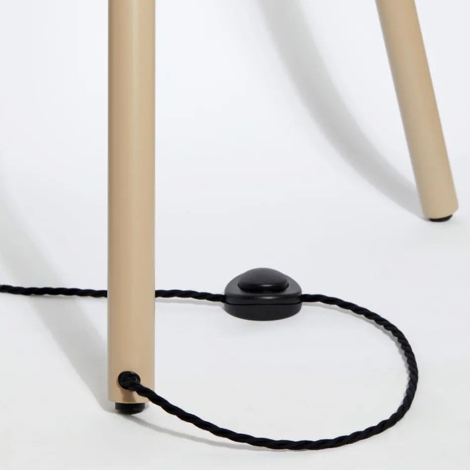 Radiator elektrik çeliku me këmbë të lirë - Pemë Viadurini