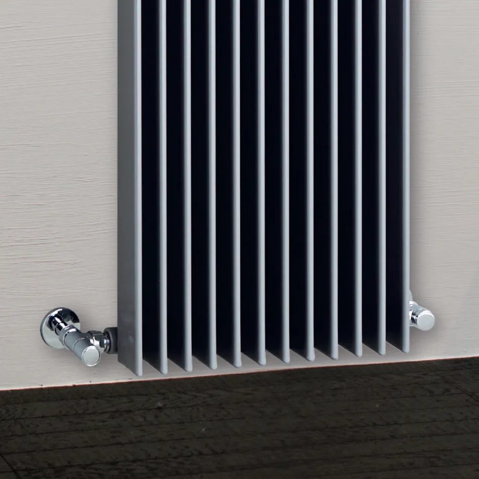 Radiator Hidraulik me Seri Dyfishe Elementesh Flat Prodhuar në Itali - Maqedoni Viadurini