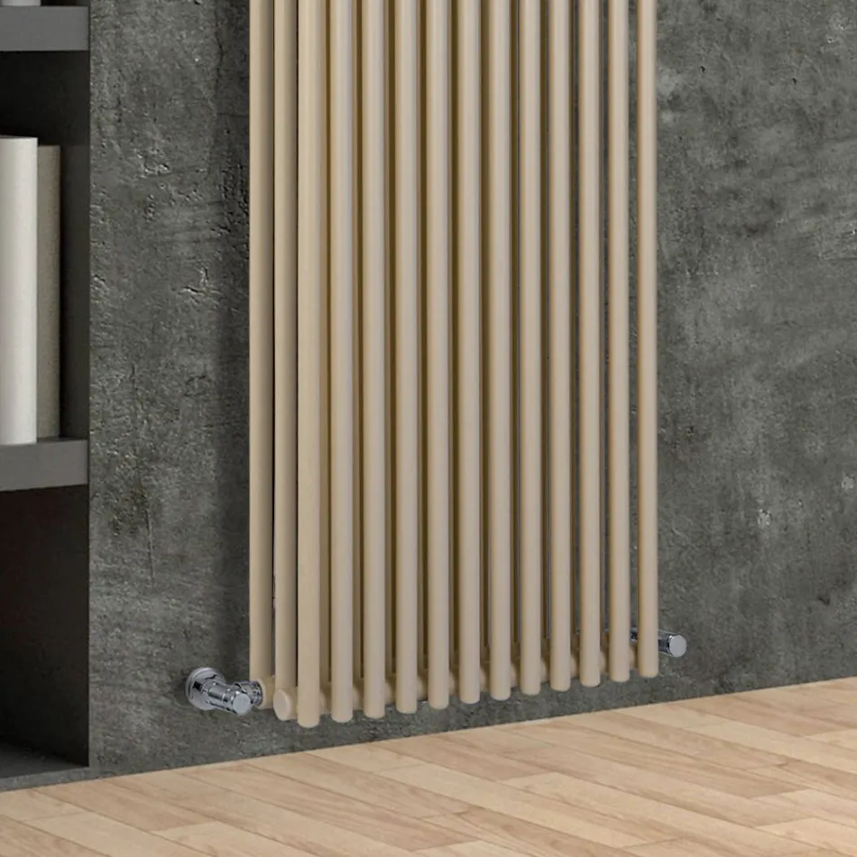 Radiator hidraulik me seksion të trefishtë të elementeve vertikale - Cantucci Viadurini