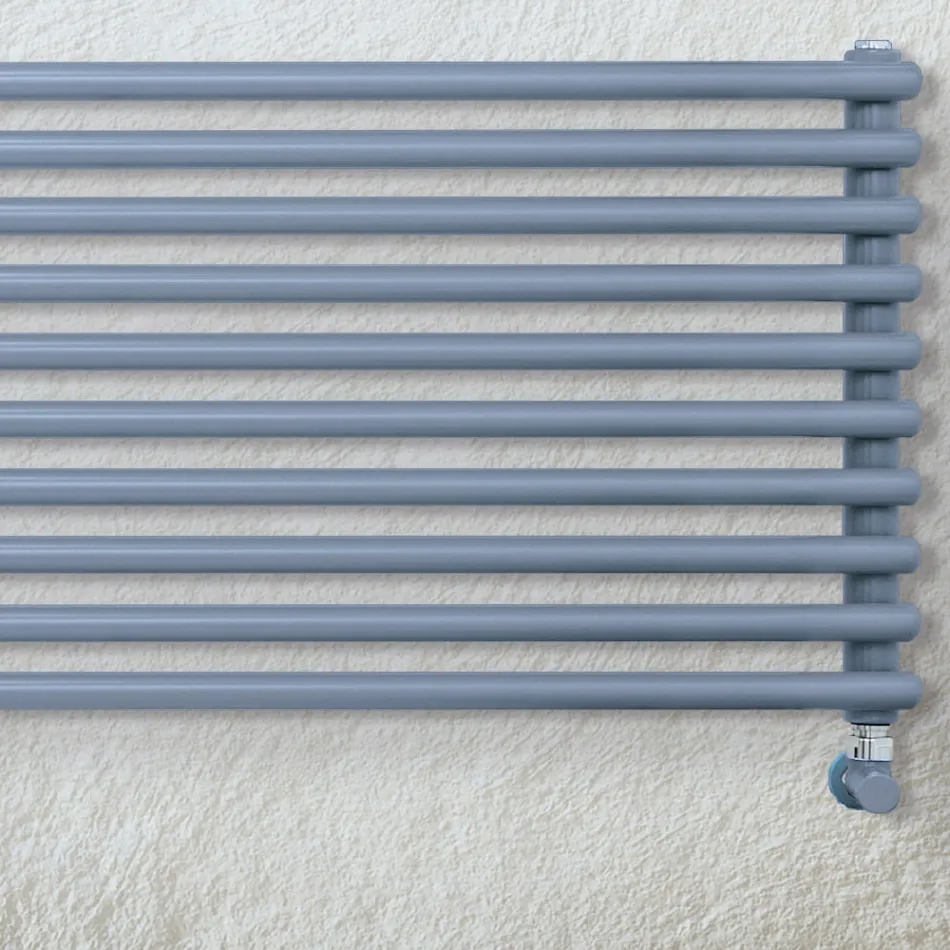 Radiator hidraulik me një seri elementesh horizontale të prodhuara në Itali - Cappello Viadurini