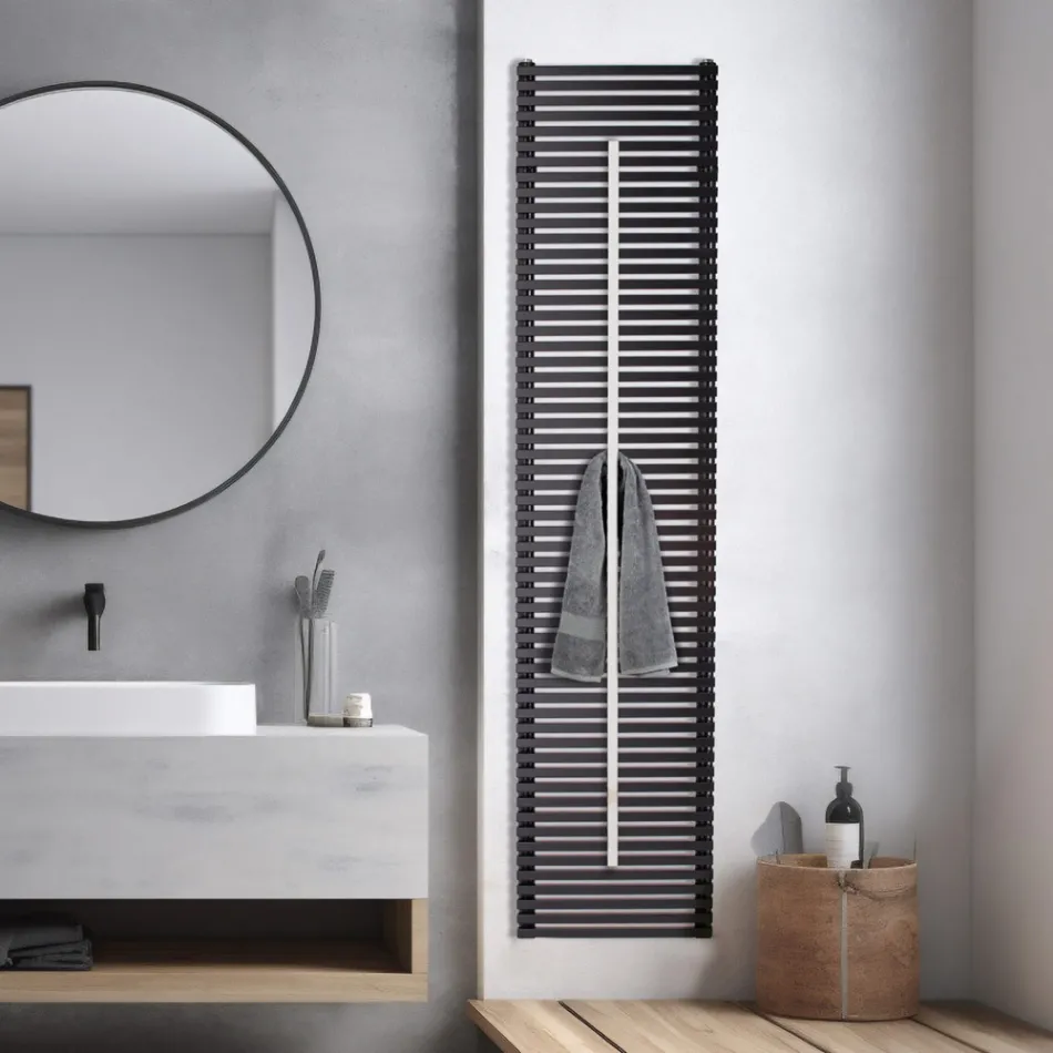 Radiator çeliku karboni me kangjella peshqirësh të prodhuar në Itali - Lux Viadurini