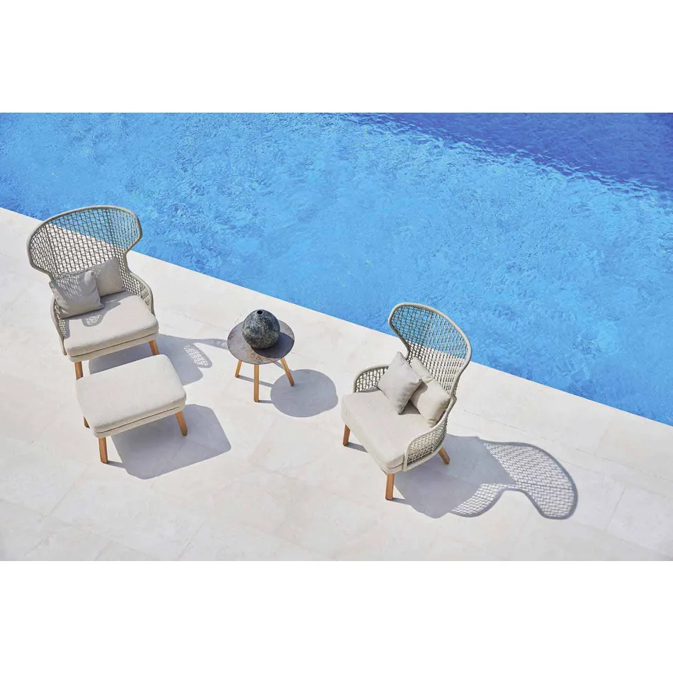 Varaschin Emma dizenjon këmbët në natyrë në pëlhurë të veshur me susta Viadurini