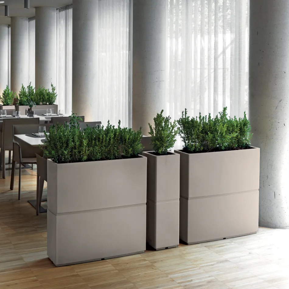 Vazo dekorative per ambiente te brendshme ne polietileni 2 permasa Made in Italy - Lambo Viadurini