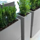 Vazo dekorative per ambiente te brendshme ne polietileni 2 permasa Made in Italy - Lambo Viadurini