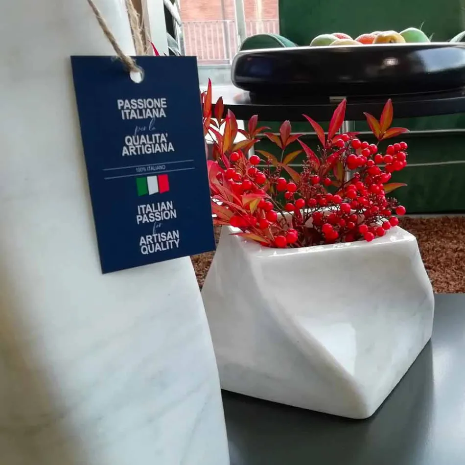 Vazo me Dizajn Dekorativ në Bardiglio ose Mermer Carrara Prodhuar në Itali - Prisma Viadurini