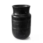 Dekor vazoje me mermer të bardhë Carrara dhe dizajn Marquinia të zezë - Calar Viadurini