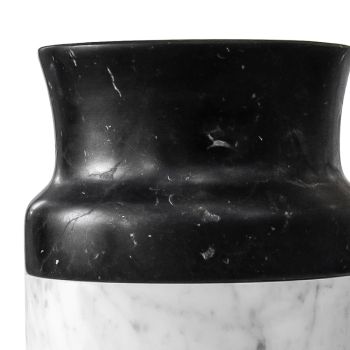 Dekor vazoje me mermer të bardhë Carrara dhe dizajn Marquinia të zezë - Calar