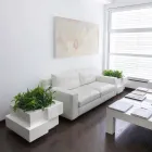 Vazo mbi rrota e zezë, e bardhë Slide Cubic Yo parregullt moderne prodhuar në Itali Viadurini