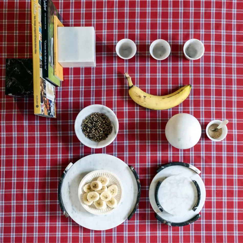 Tabaka moderne e rrumbullakët në mermer të bardhë Carrara e bërë në Itali - Chet Viadurini